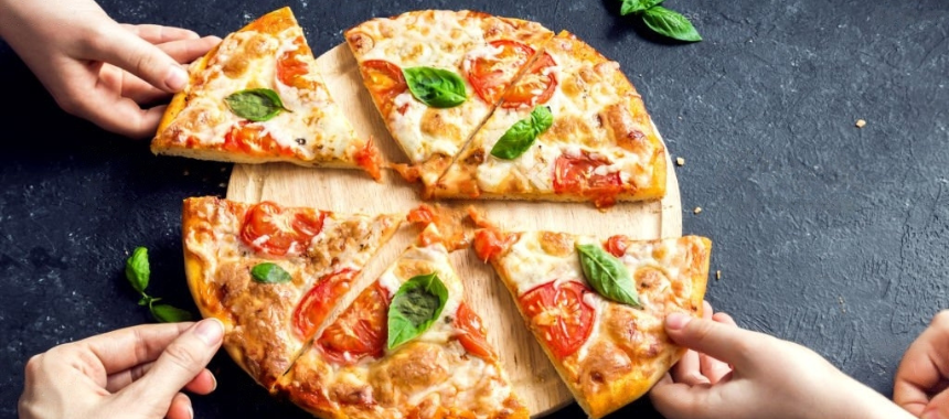 Pizza de Margherita com Massa Caseira